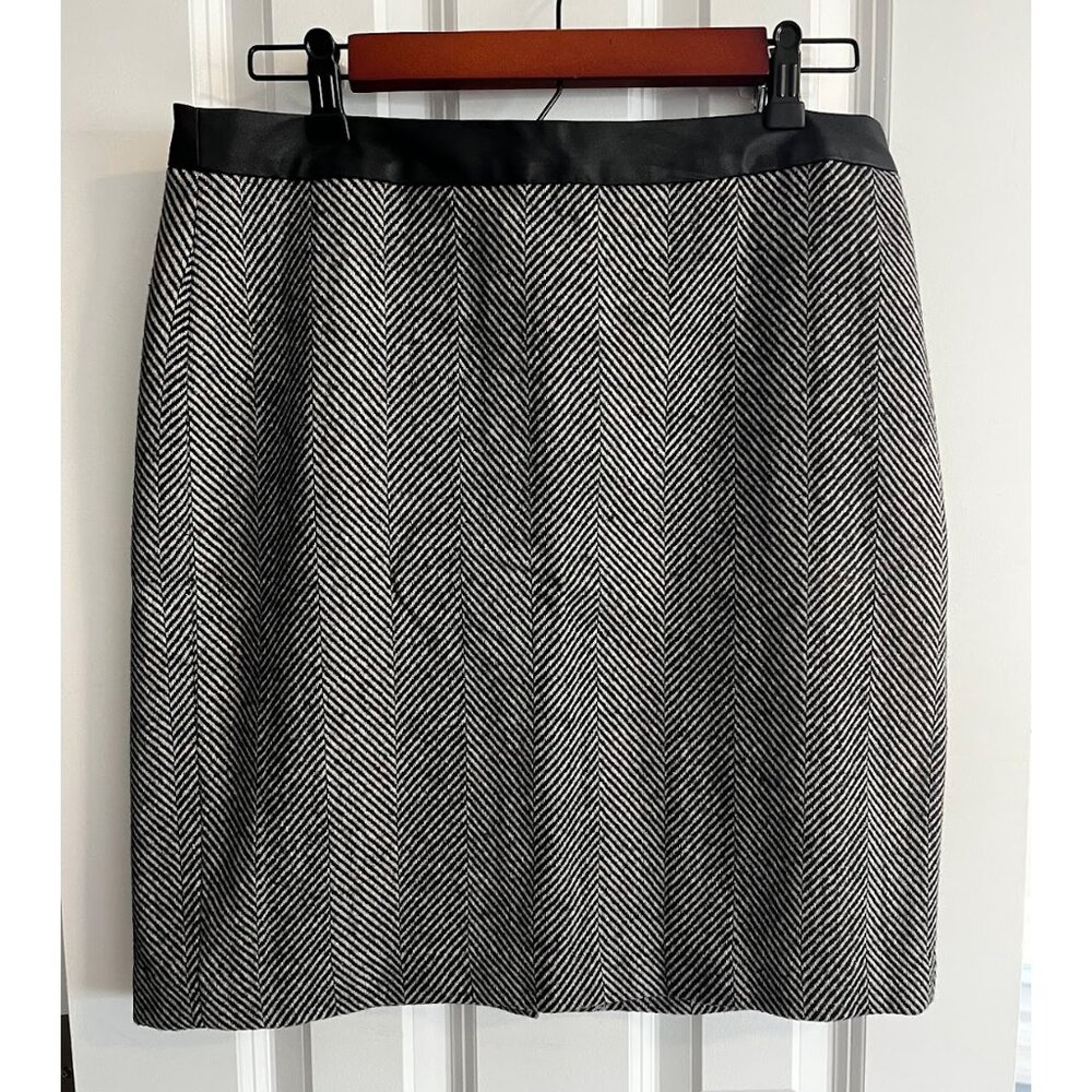 Banana Republic Factory Wool Blend Herringbone Pencil Skirt, Size 8